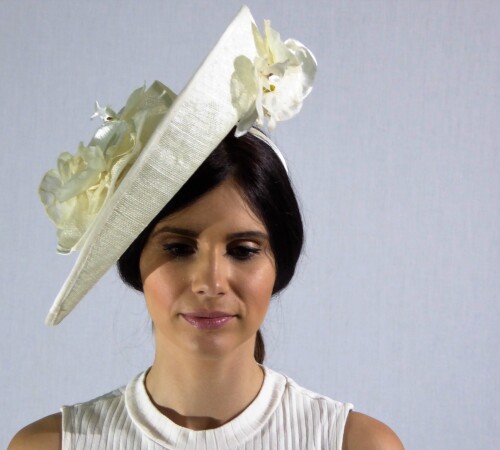 Large saucer hatinator with ivory flowers